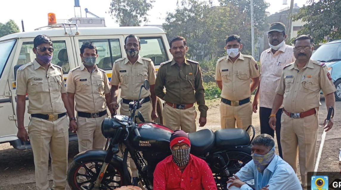 ‘Dry day’ दिवशीच बाटली केली आडवी ; लाखोंचा ‘माल’ जप्त