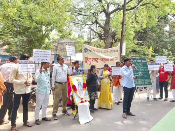 नसरुद्दीन शहावर कारवाई करा ; ‘त्या’ वेब सिरीजवर बंदी घालण्याची मागणी..